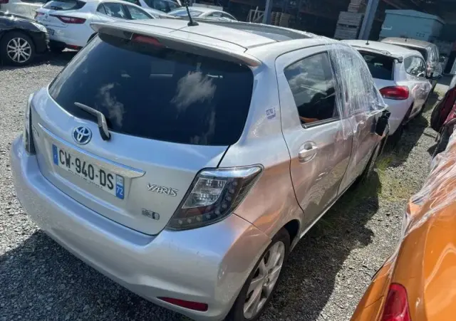 TOYOTA Yaris 