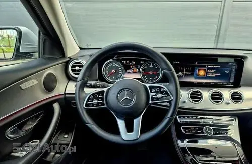 MERCEDES-BENZ Klasa E 