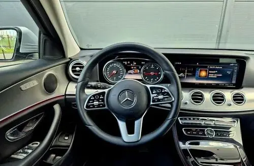 MERCEDES-BENZ Klasa E 