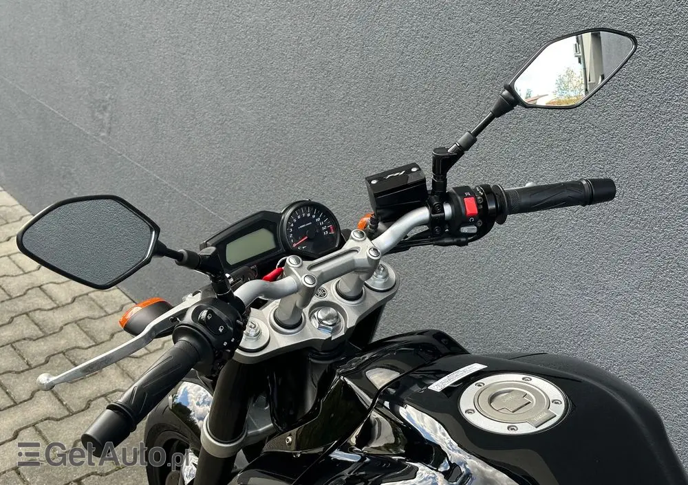 YAMAHA FZ 