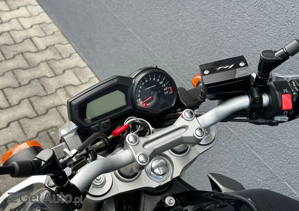 YAMAHA FZ 
