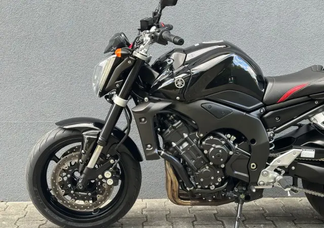 YAMAHA FZ 