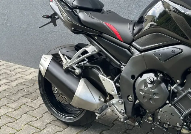 YAMAHA FZ 