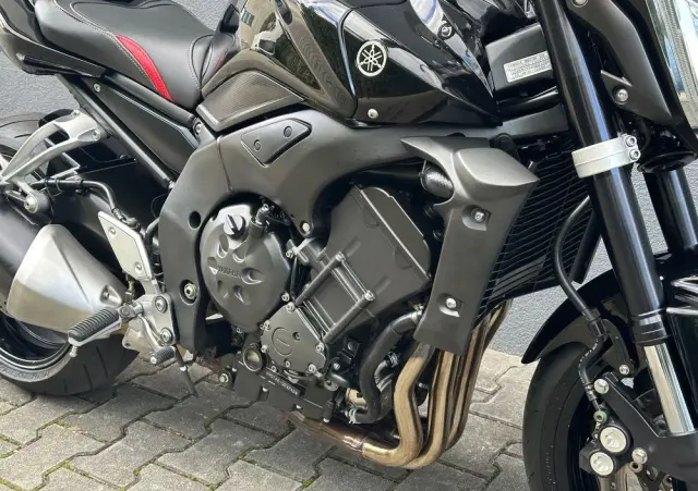 YAMAHA FZ 
