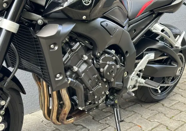 YAMAHA FZ 