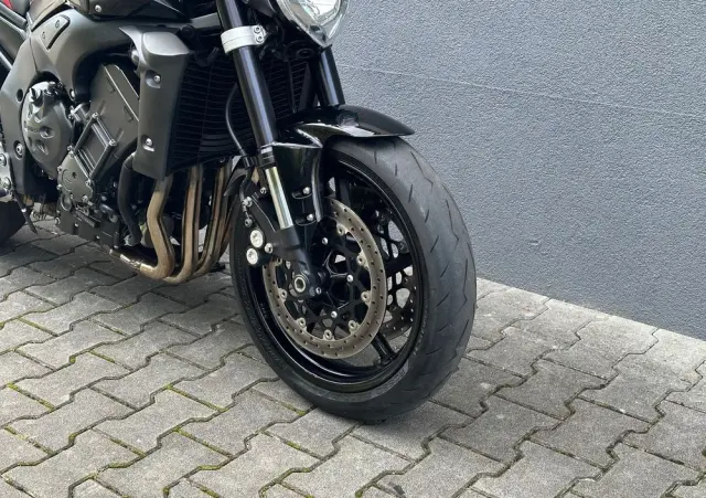 YAMAHA FZ 