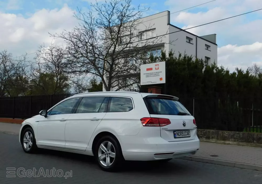 VOLKSWAGEN Passat Variant 2.0 TDI (BlueMotion Technology) Comfortline
