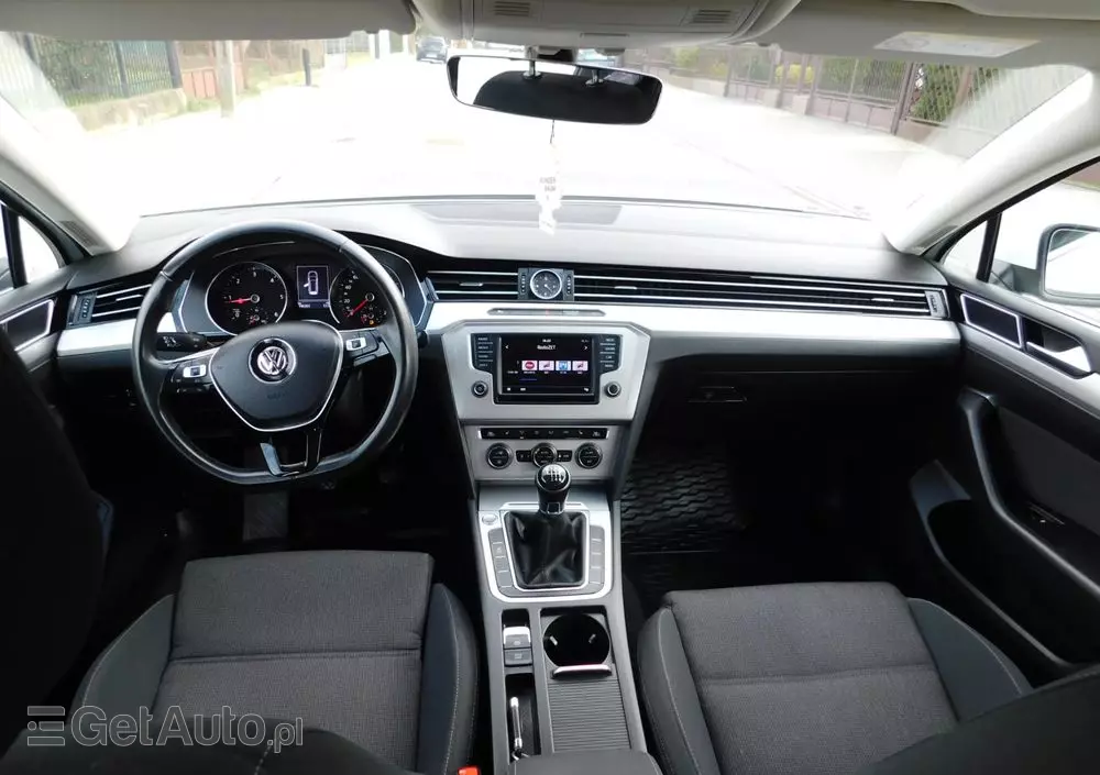 VOLKSWAGEN Passat Variant 2.0 TDI (BlueMotion Technology) Comfortline