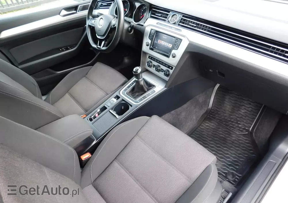 VOLKSWAGEN Passat Variant 2.0 TDI (BlueMotion Technology) Comfortline