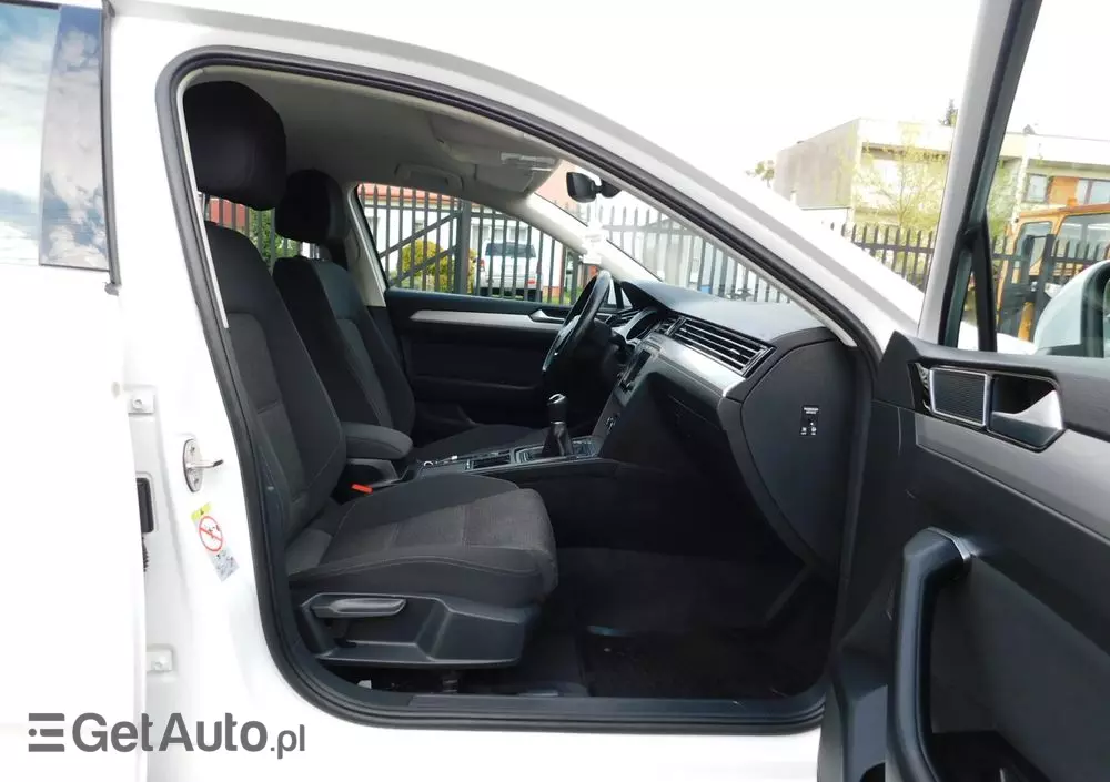 VOLKSWAGEN Passat Variant 2.0 TDI (BlueMotion Technology) Comfortline