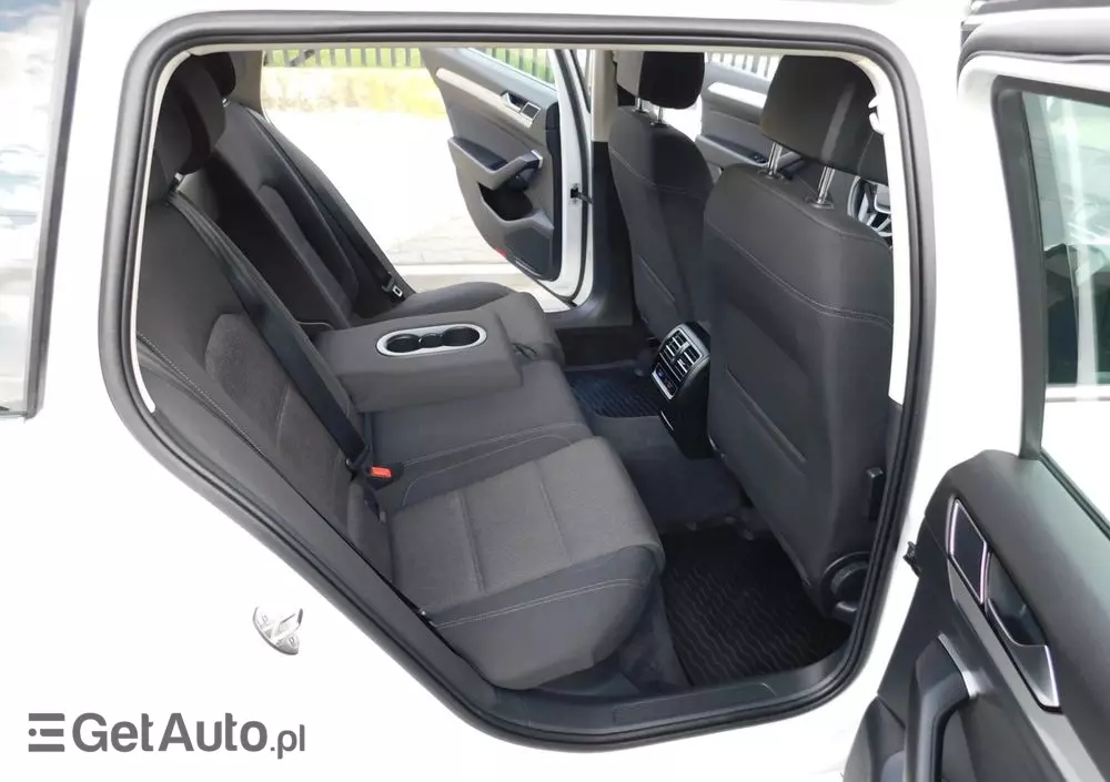 VOLKSWAGEN Passat Variant 2.0 TDI (BlueMotion Technology) Comfortline