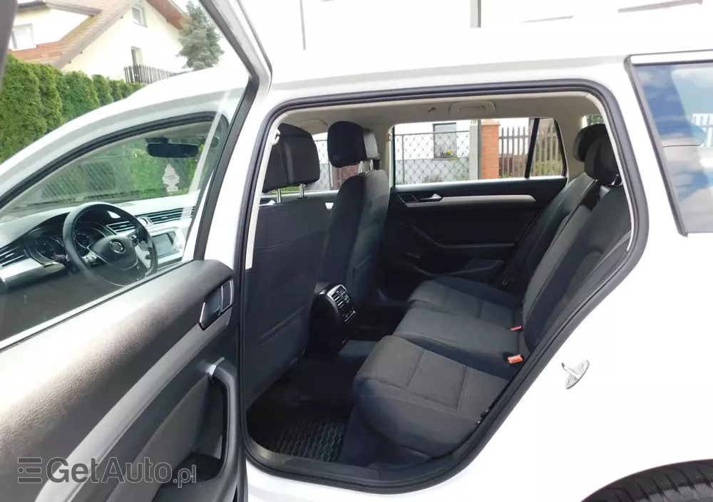 VOLKSWAGEN Passat Variant 2.0 TDI (BlueMotion Technology) Comfortline