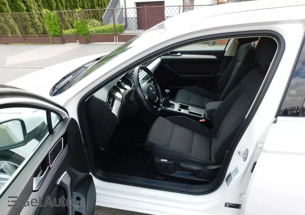 VOLKSWAGEN Passat Variant 2.0 TDI (BlueMotion Technology) Comfortline