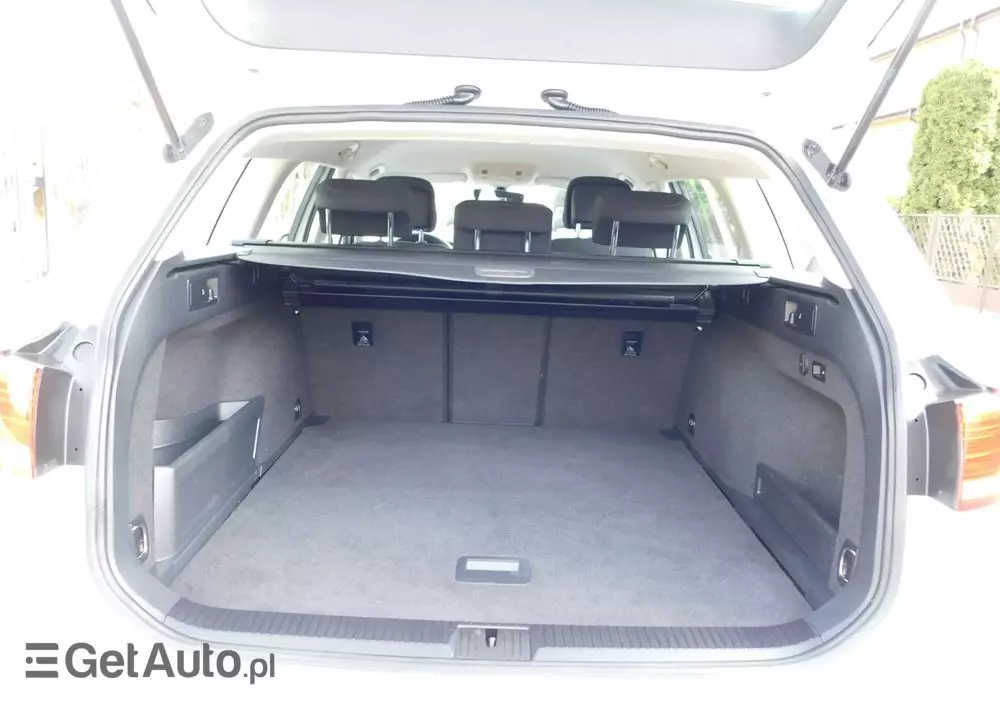 VOLKSWAGEN Passat Variant 2.0 TDI (BlueMotion Technology) Comfortline