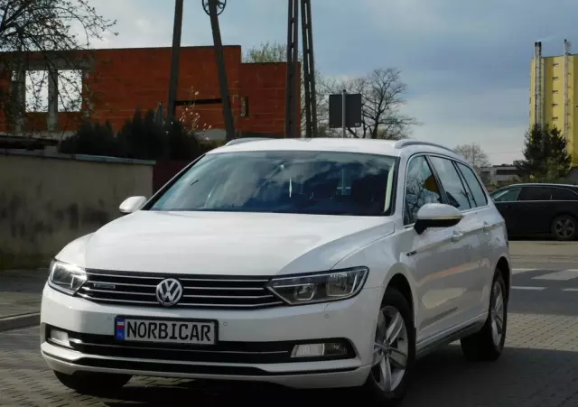 VOLKSWAGEN Passat Variant 2.0 TDI (BlueMotion Technology) Comfortline