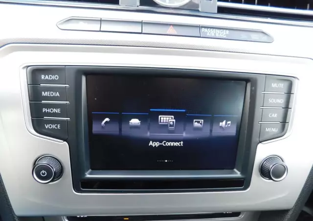 VOLKSWAGEN Passat Variant 2.0 TDI (BlueMotion Technology) Comfortline