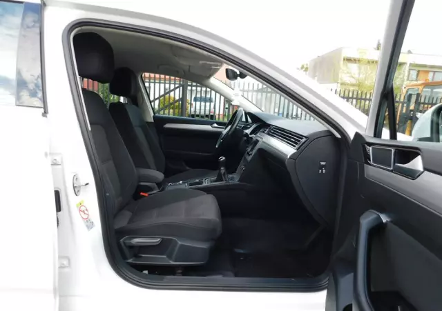 VOLKSWAGEN Passat Variant 2.0 TDI (BlueMotion Technology) Comfortline