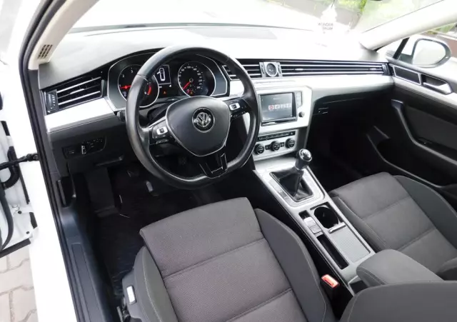 VOLKSWAGEN Passat Variant 2.0 TDI (BlueMotion Technology) Comfortline