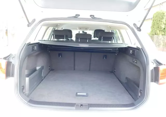 VOLKSWAGEN Passat Variant 2.0 TDI (BlueMotion Technology) Comfortline