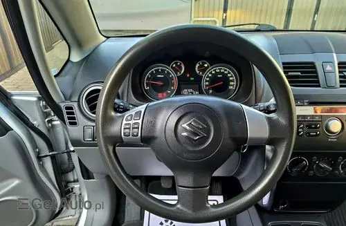 SUZUKI SX4 