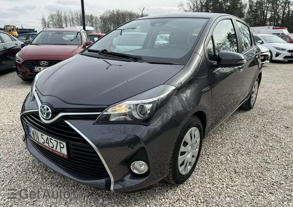 TOYOTA Yaris Hybrid 100 Premium