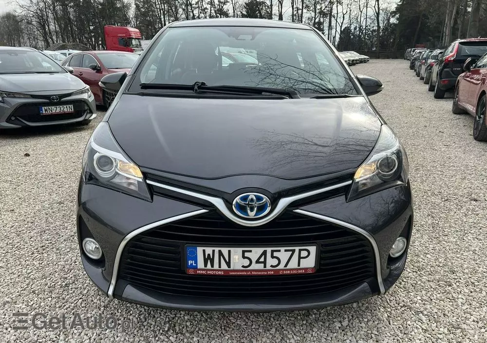 TOYOTA Yaris Hybrid 100 Premium