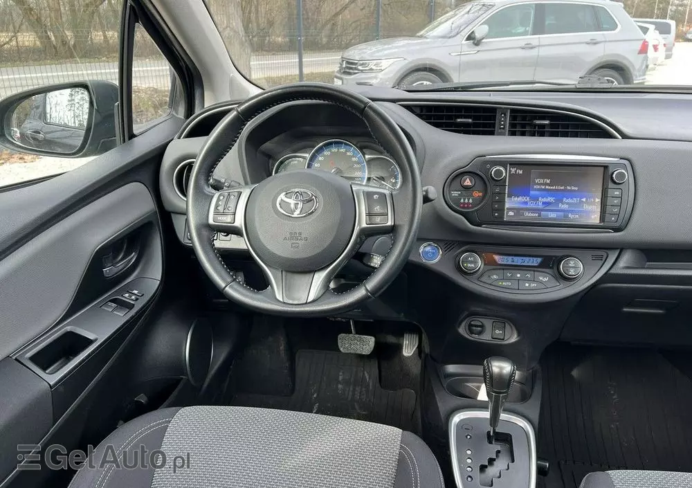 TOYOTA Yaris Hybrid 100 Premium