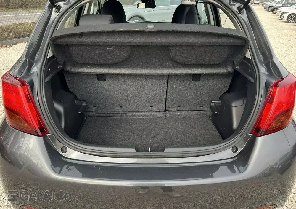 TOYOTA Yaris Hybrid 100 Premium