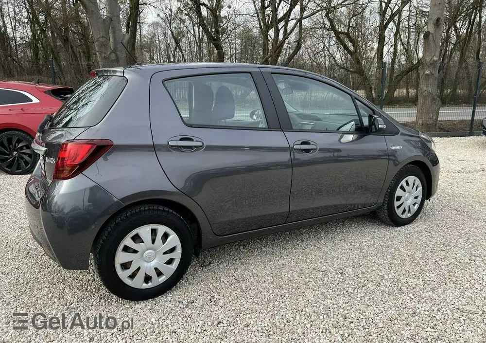 TOYOTA Yaris Hybrid 100 Premium