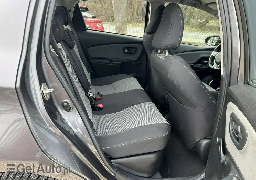 TOYOTA Yaris Hybrid 100 Premium