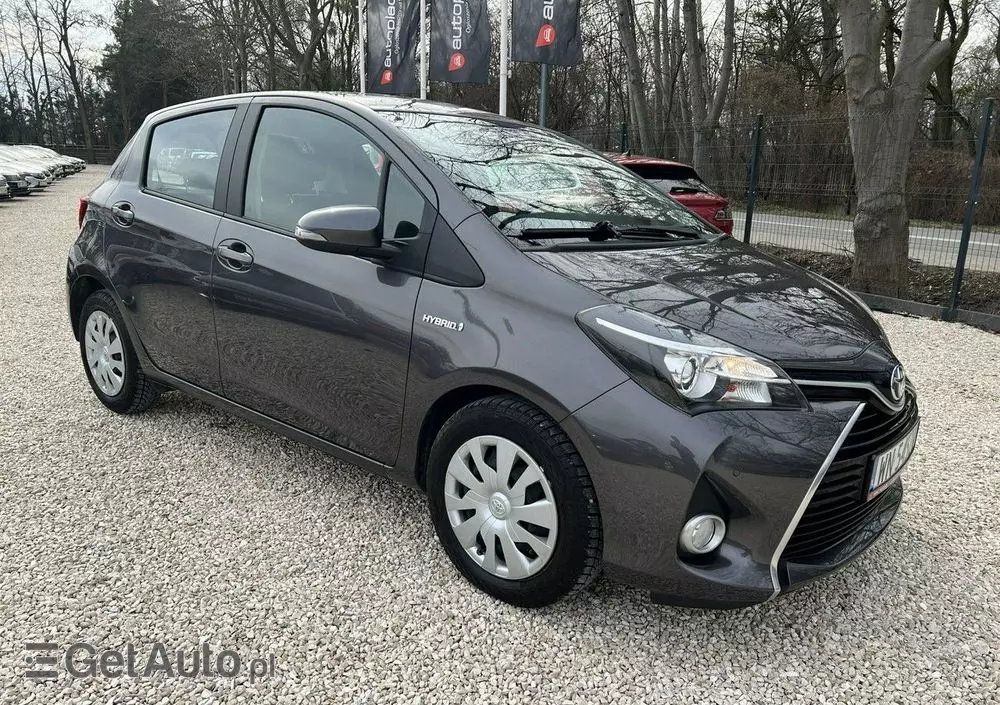 TOYOTA Yaris Hybrid 100 Premium