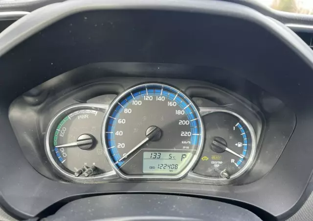 TOYOTA Yaris Hybrid 100 Premium