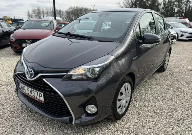 TOYOTA Yaris Hybrid 100 Premium
