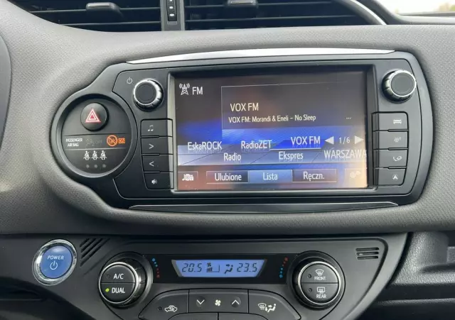 TOYOTA Yaris Hybrid 100 Premium