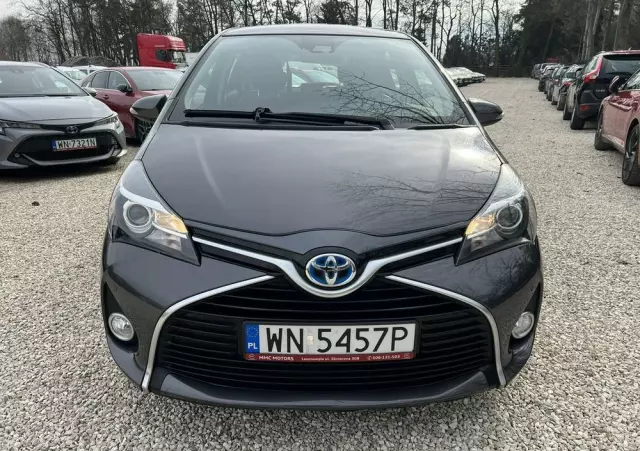 TOYOTA Yaris Hybrid 100 Premium