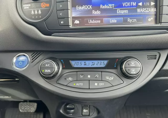 TOYOTA Yaris Hybrid 100 Premium