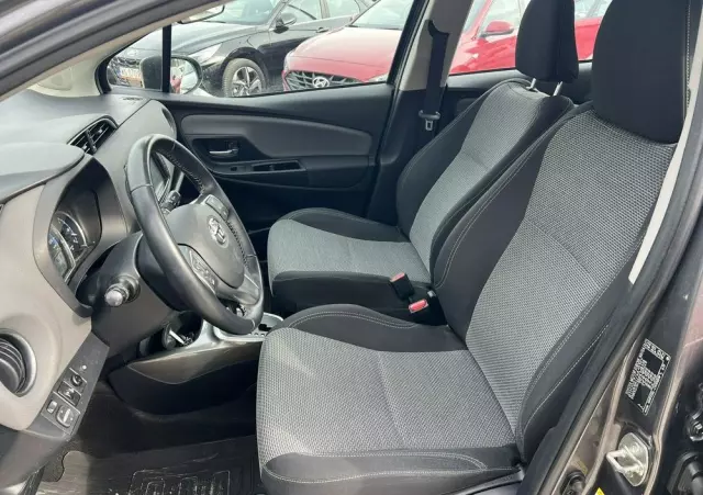 TOYOTA Yaris Hybrid 100 Premium