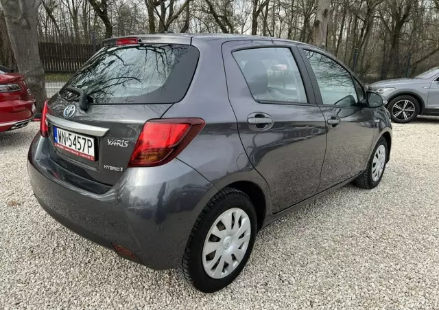 TOYOTA Yaris Hybrid 100 Premium