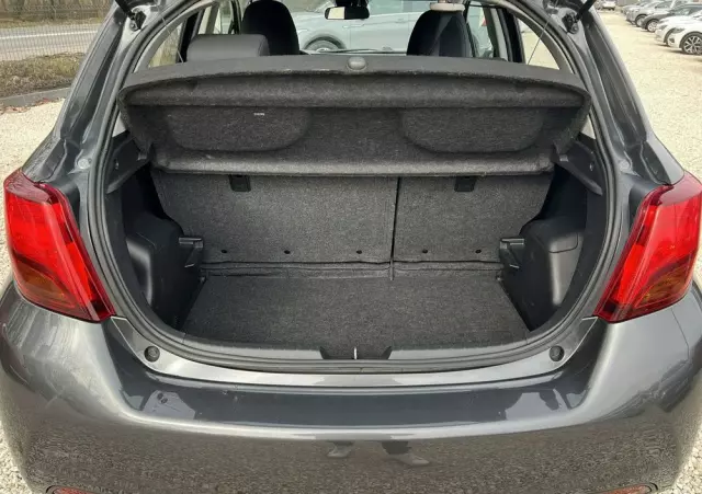 TOYOTA Yaris Hybrid 100 Premium