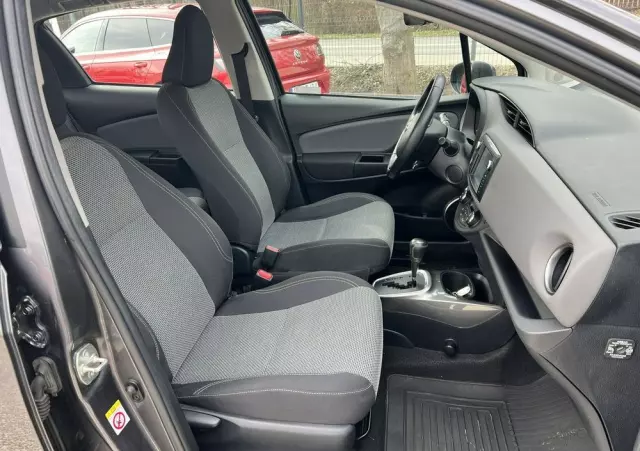 TOYOTA Yaris Hybrid 100 Premium