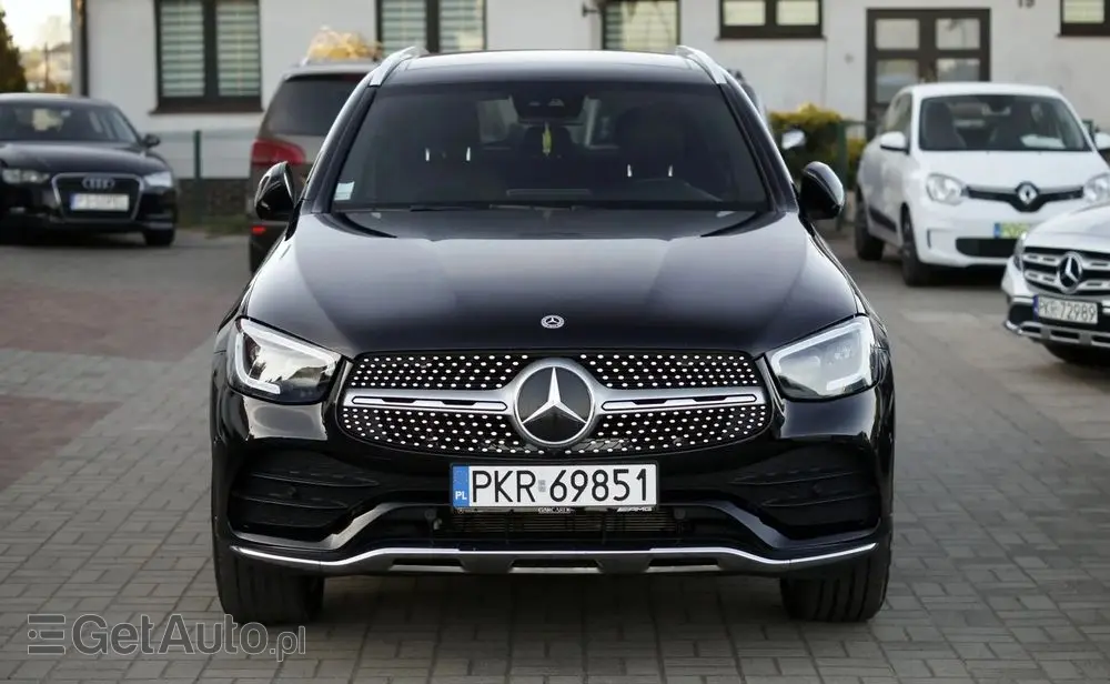 MERCEDES-BENZ GLC 300 e 4Matic 9G-TRONIC AMG Line Plus