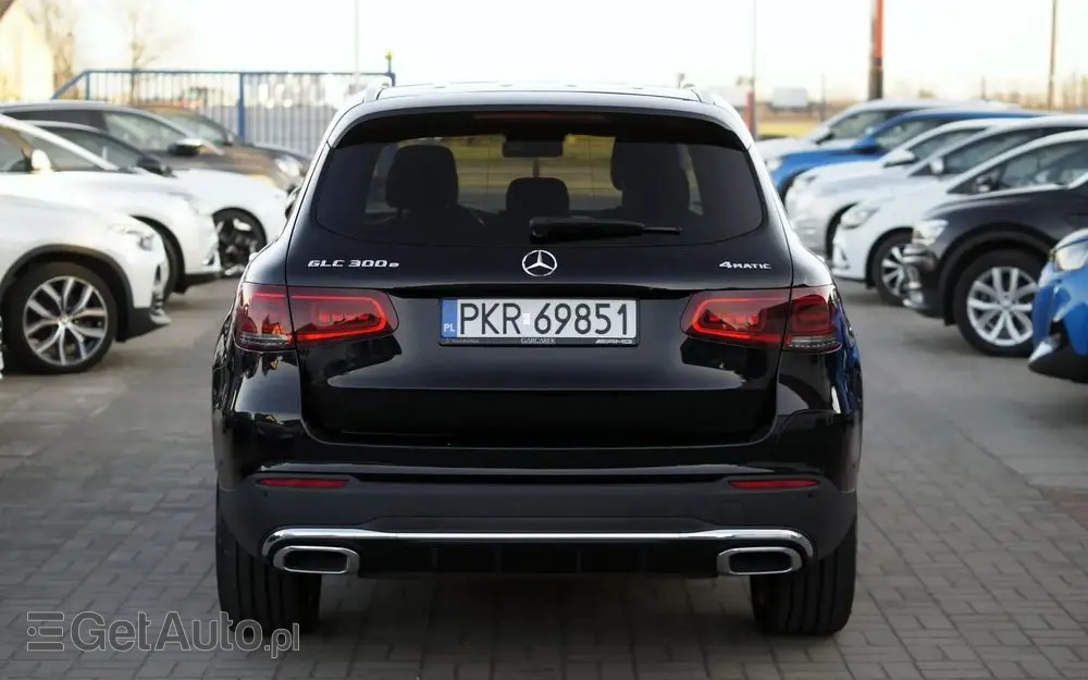 MERCEDES-BENZ GLC 300 e 4Matic 9G-TRONIC AMG Line Plus
