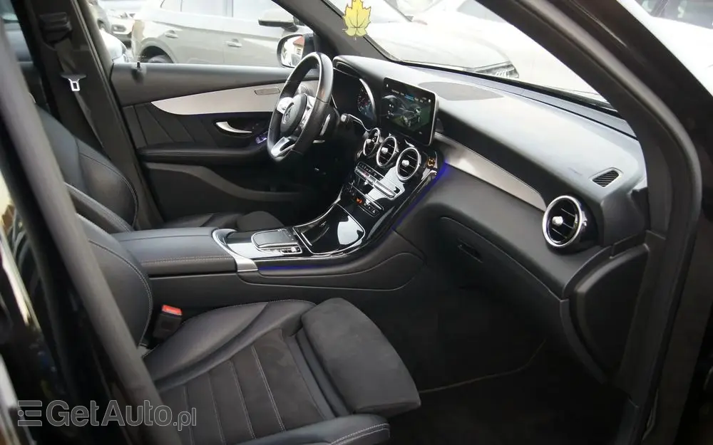MERCEDES-BENZ GLC 300 e 4Matic 9G-TRONIC AMG Line Plus