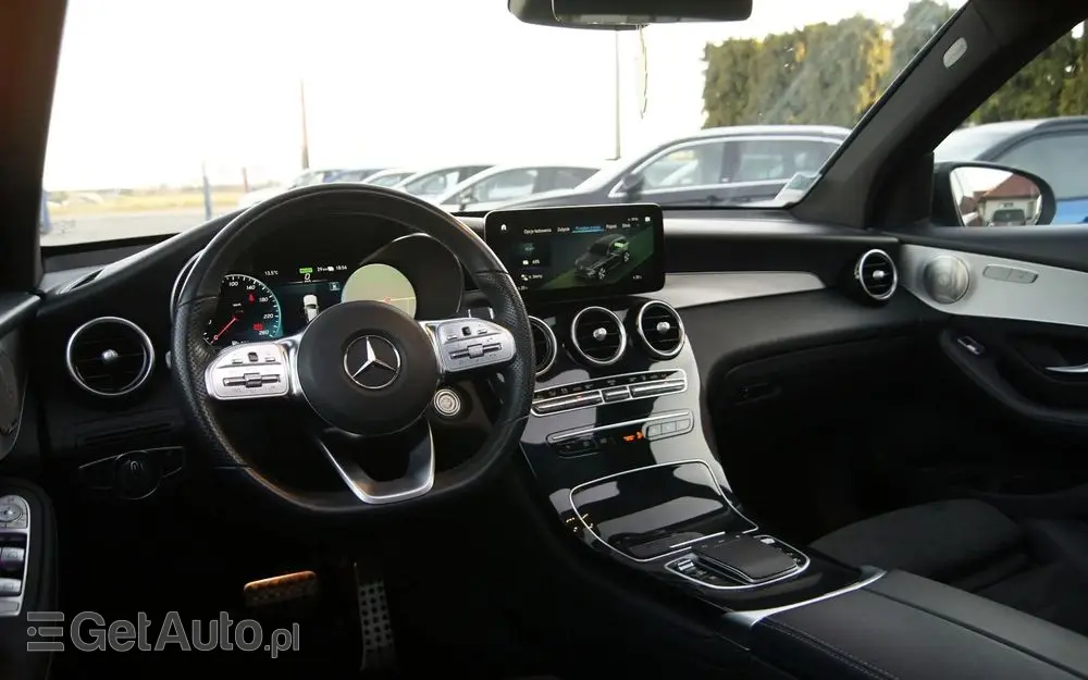 MERCEDES-BENZ GLC 300 e 4Matic 9G-TRONIC AMG Line Plus
