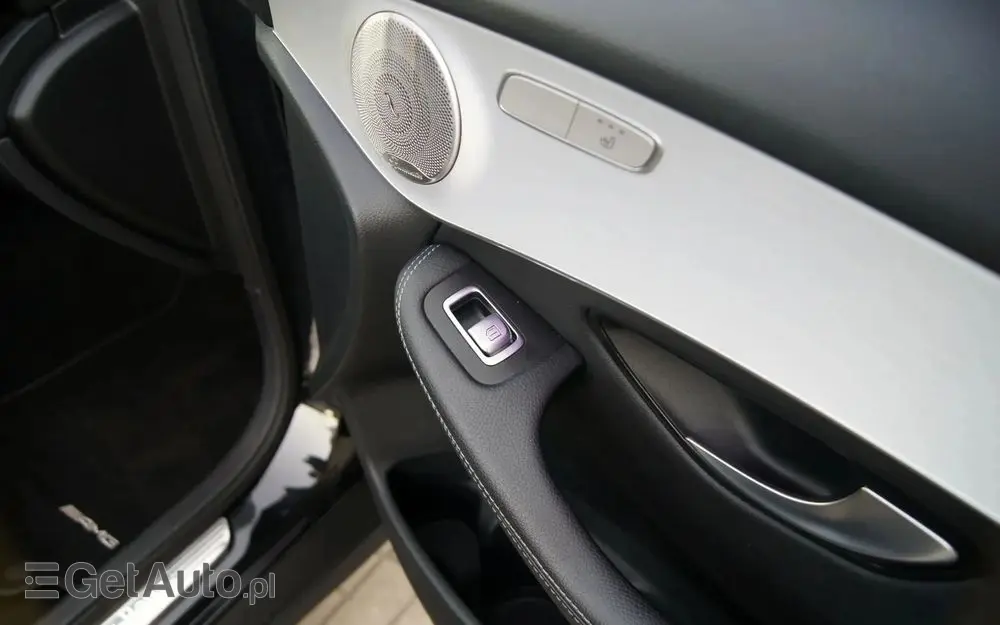 MERCEDES-BENZ GLC 300 e 4Matic 9G-TRONIC AMG Line Plus