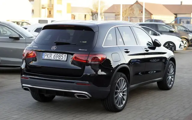 MERCEDES-BENZ GLC 300 e 4Matic 9G-TRONIC AMG Line Plus