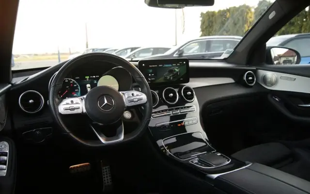 MERCEDES-BENZ GLC 300 e 4Matic 9G-TRONIC AMG Line Plus