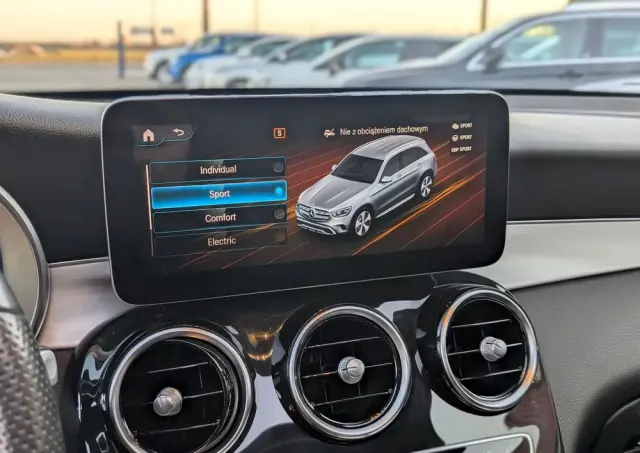 MERCEDES-BENZ GLC 300 e 4Matic 9G-TRONIC AMG Line Plus