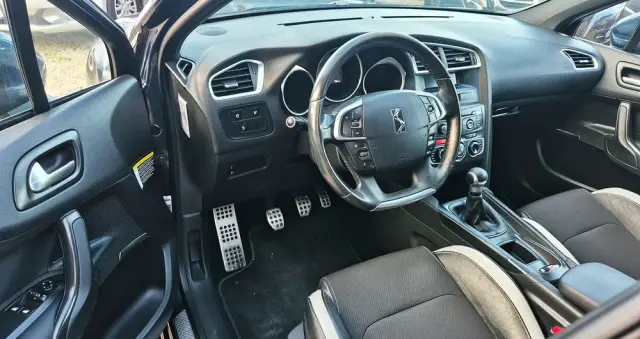 CITROËN DS4 1.6 VTi SoChic