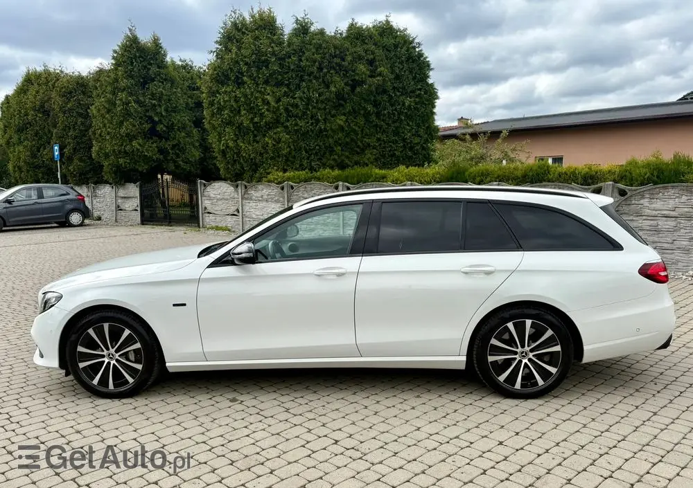 MERCEDES-BENZ Klasa E 300 de T 9G-TRONIC